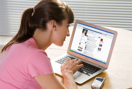 Facebook provoca dependência nos seus utilizadores